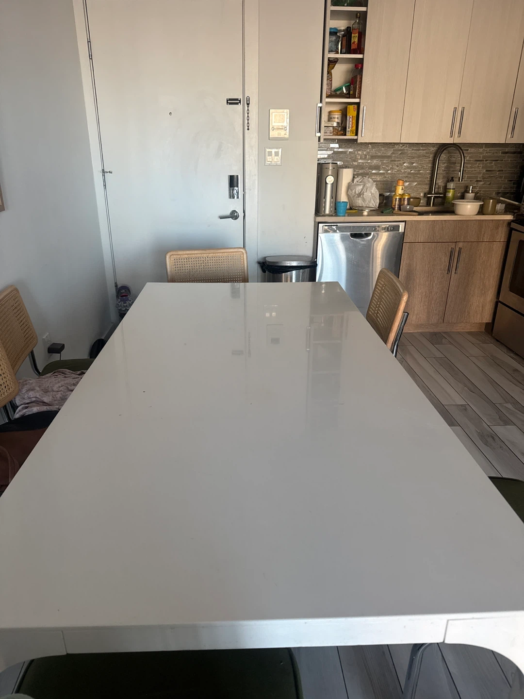 White Dining Table with 6 Chairs - photo 3