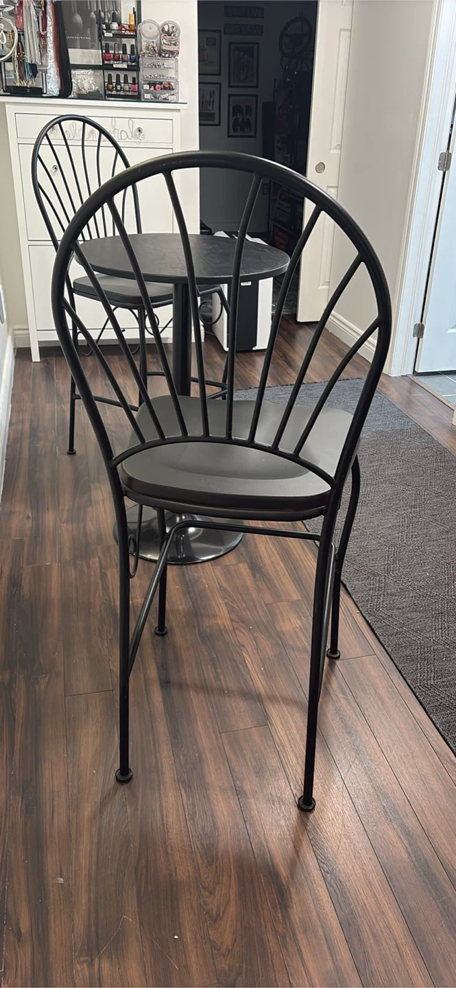 Pair of Black Metal Bar Stools with Fan Back - photo 4