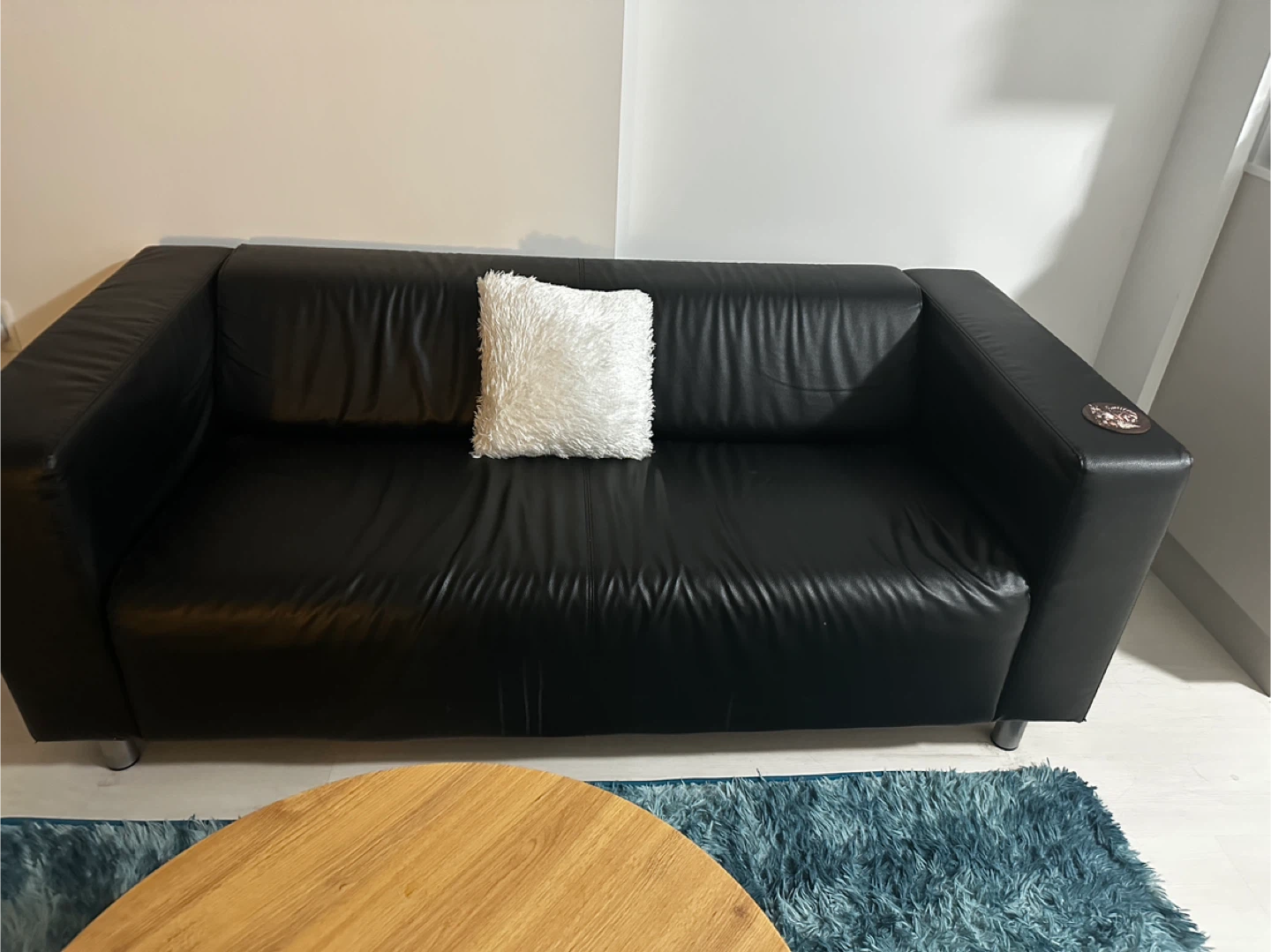 Black faux leather sofa - photo 3
