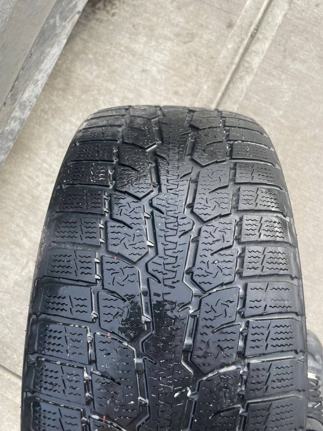 TOYO 225/40R19 Tire - photo 3