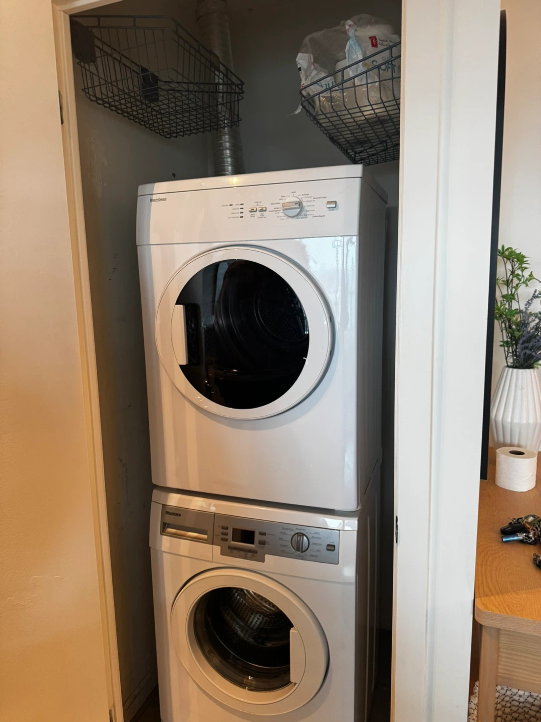 Blomberg Stackable Washer and Dryer Set - photo 2