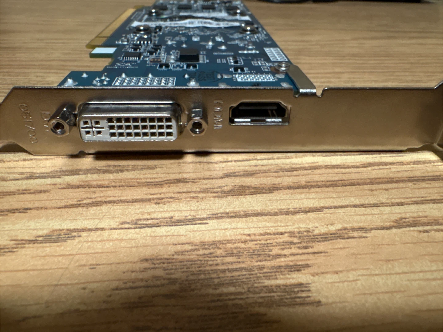 AMD HD 8570 graphics card low profile - photo 3