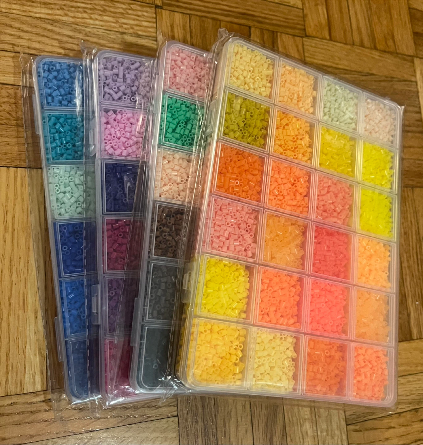 Perler Beads Crafting Kit - 4 Cases of Assorted Colours - photo 2