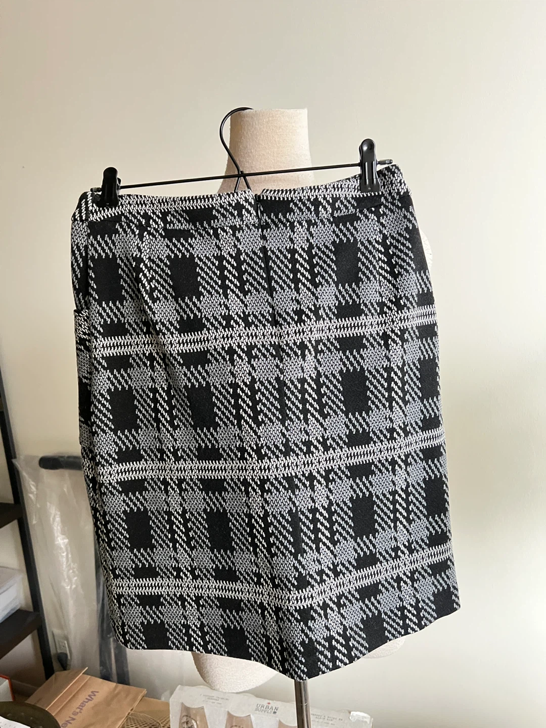 Joseph Ribkoff Black & White Plaid Skirt Size 4 - photo 2
