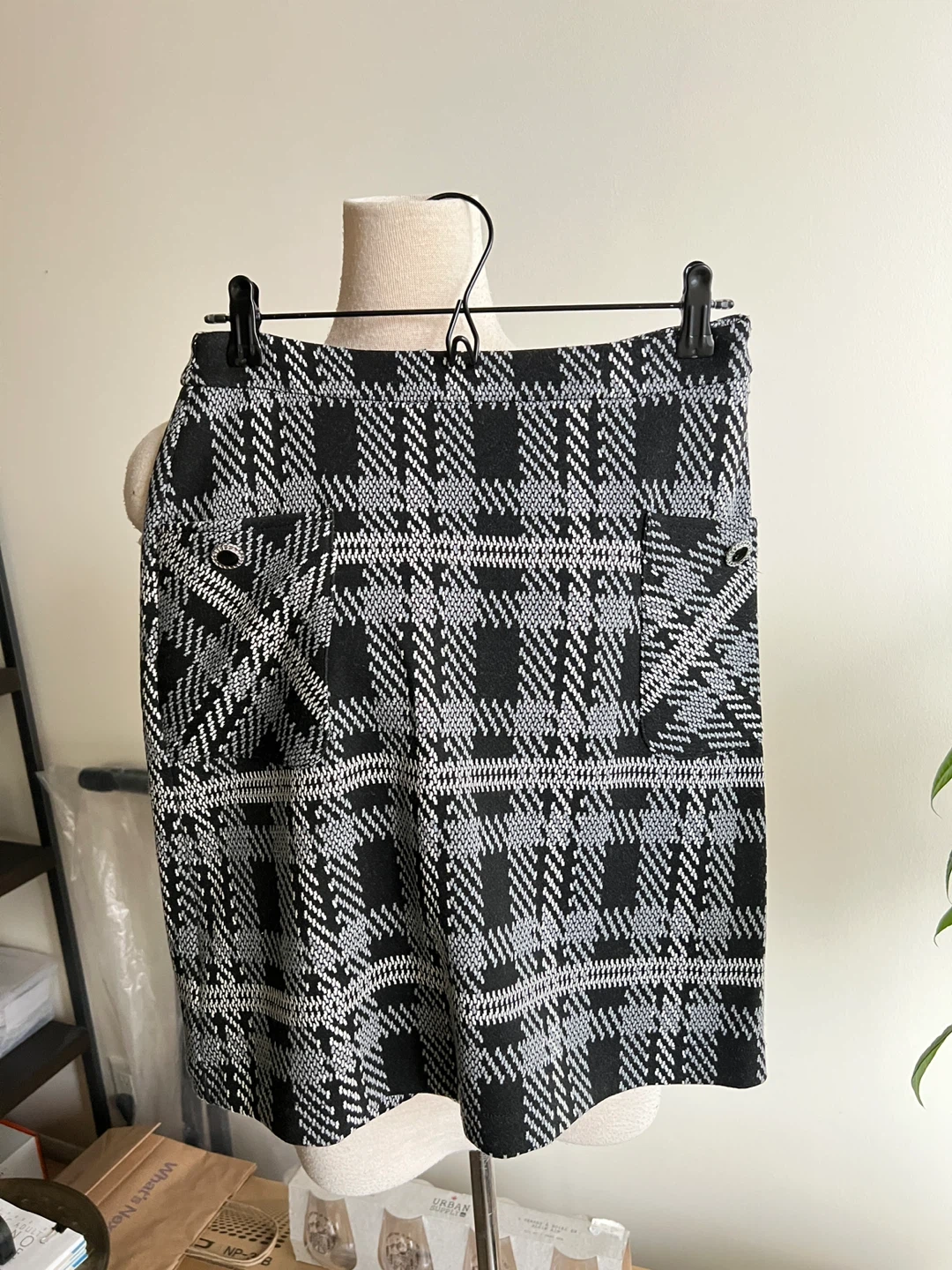 Joseph Ribkoff Black & White Plaid Skirt Size 4