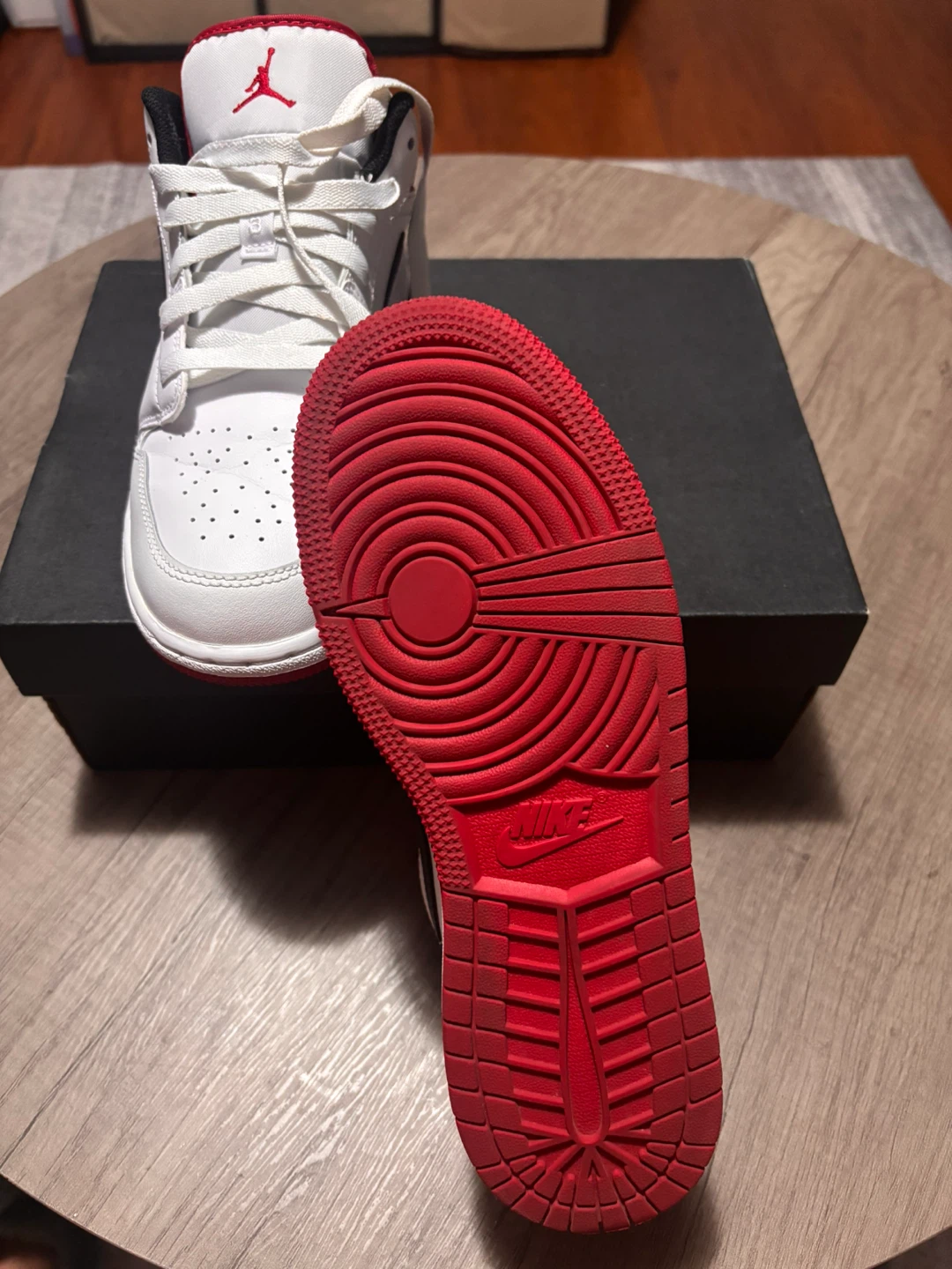 Air Jordan 1 Low SE Shoes - White/Gym Red - photo 4