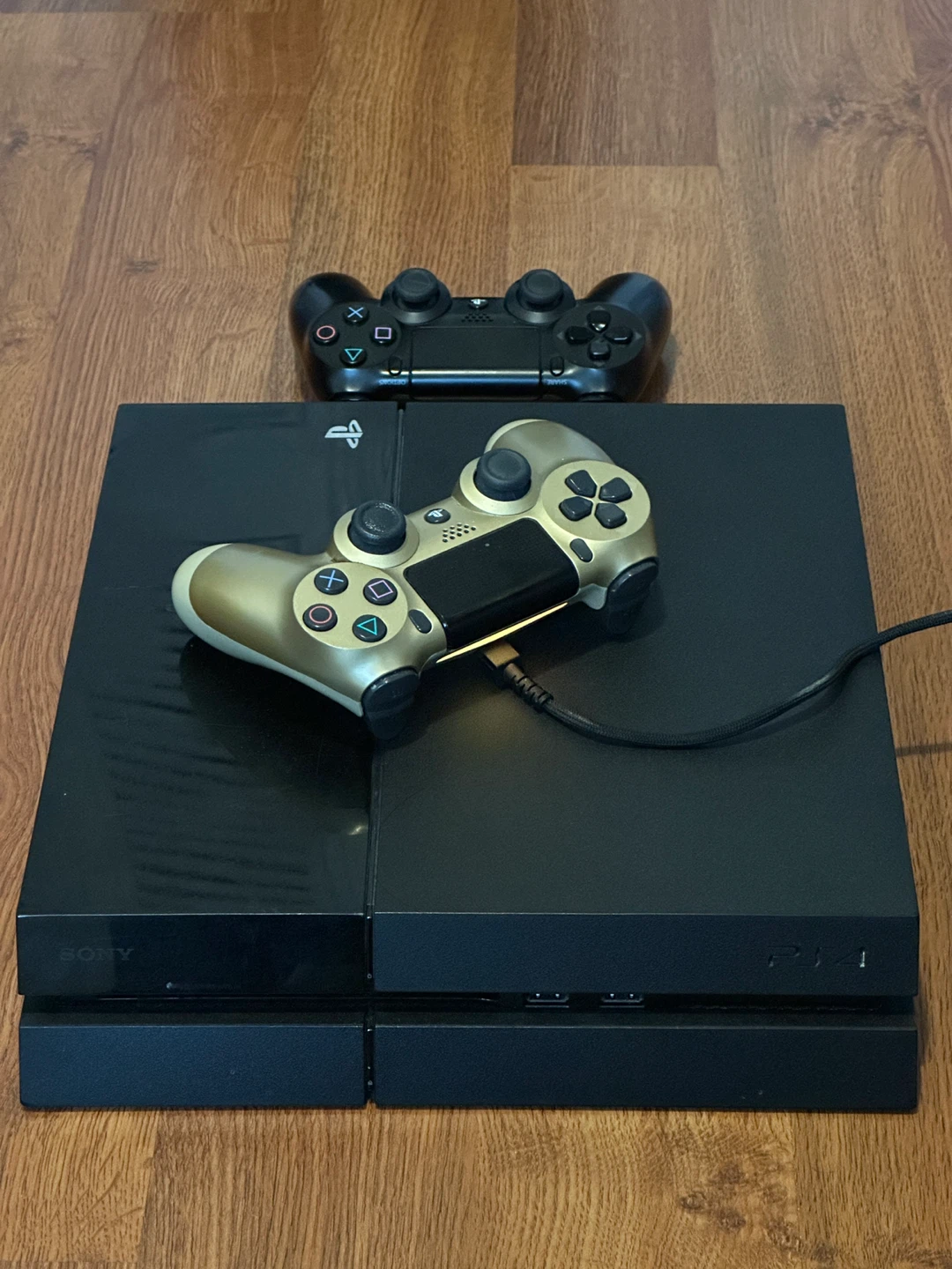 PS4 With 2 Controllers