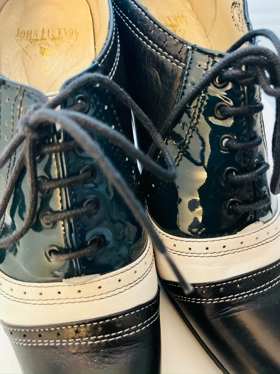 John Fluevog Vintage Black & White Wingtip Heels Size 8 - photo 2