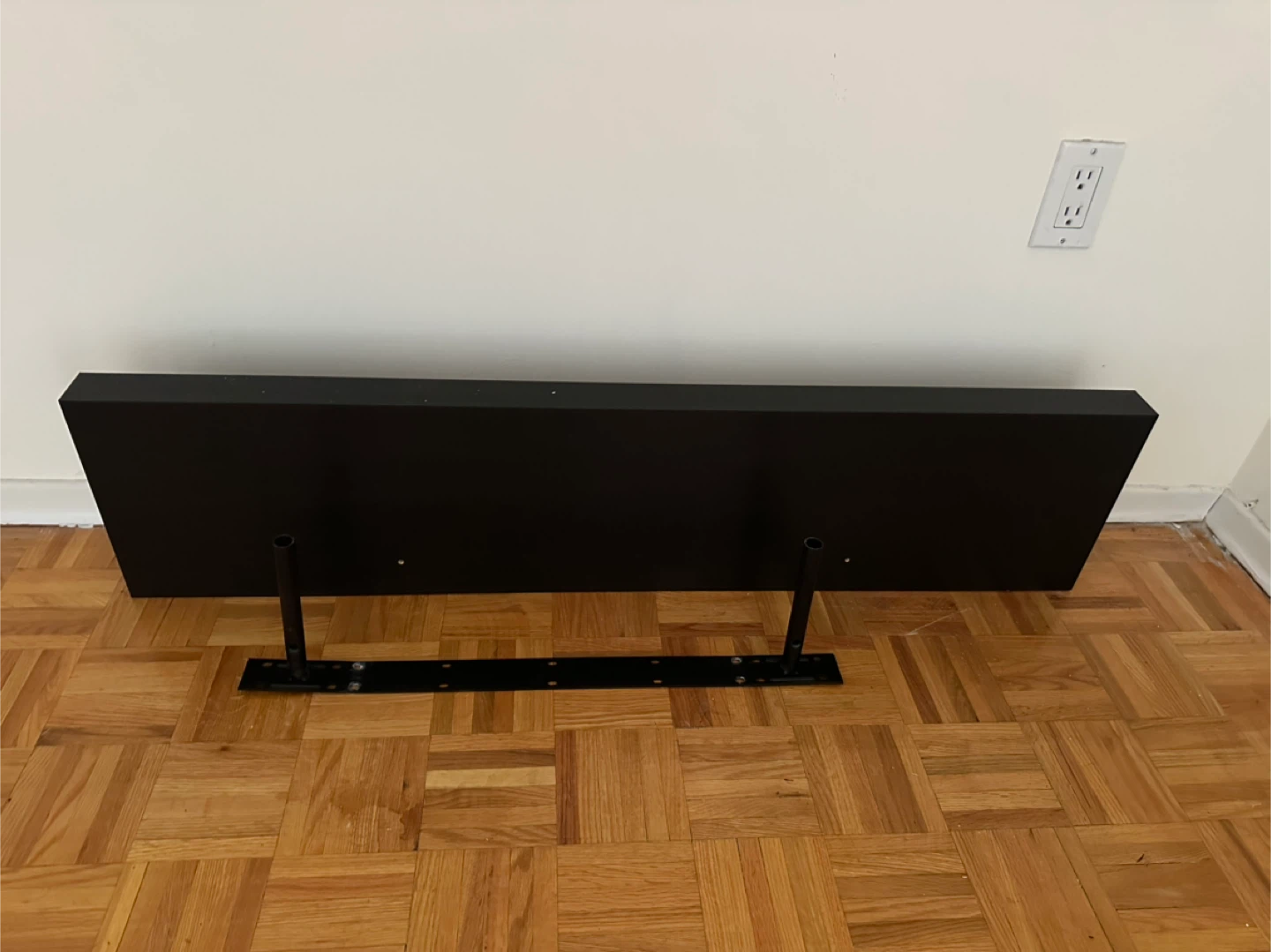 Floating Shelf with Hidden Bracket