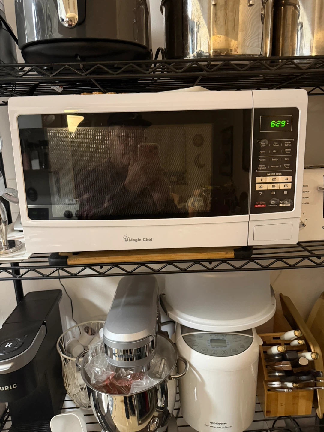 Magic Chef White Microwave Oven