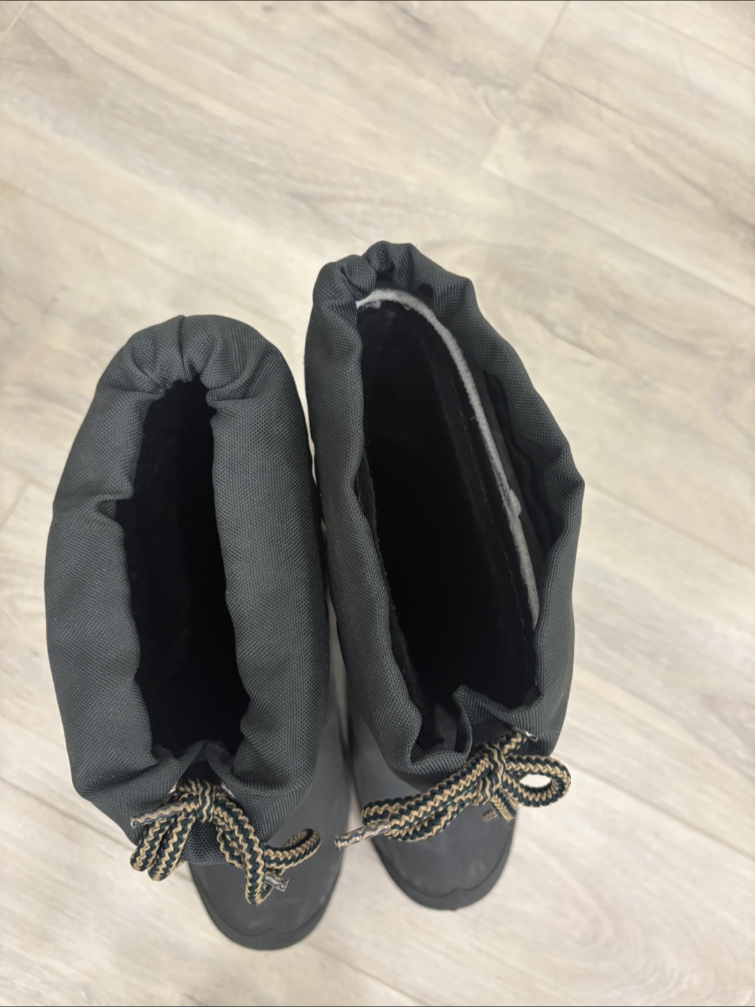 Kamik Black Winter Boots - Size S - photo 2