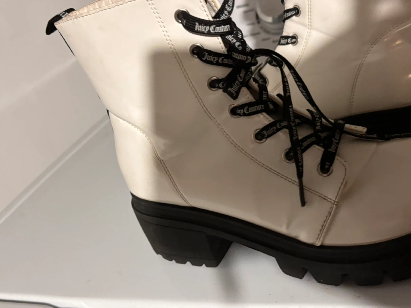 Juicy Couture White Patent Lace-Up Combat Boots Size 9M - photo 4