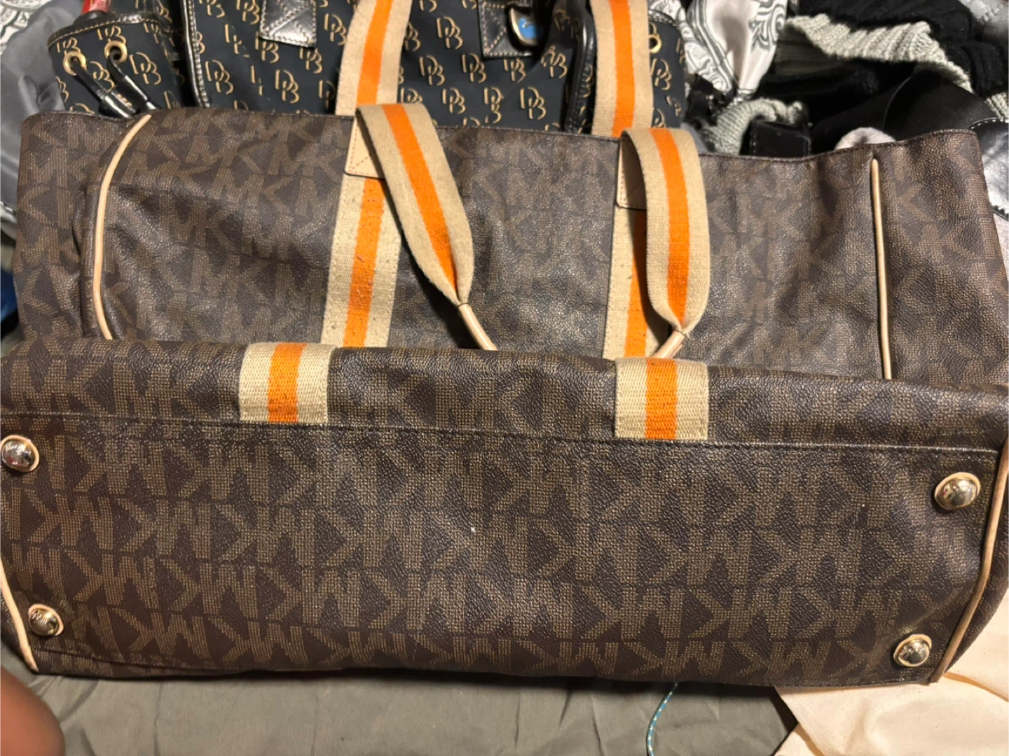 Large Michael Kors Brown Monogrammed Tote Bag - photo 2