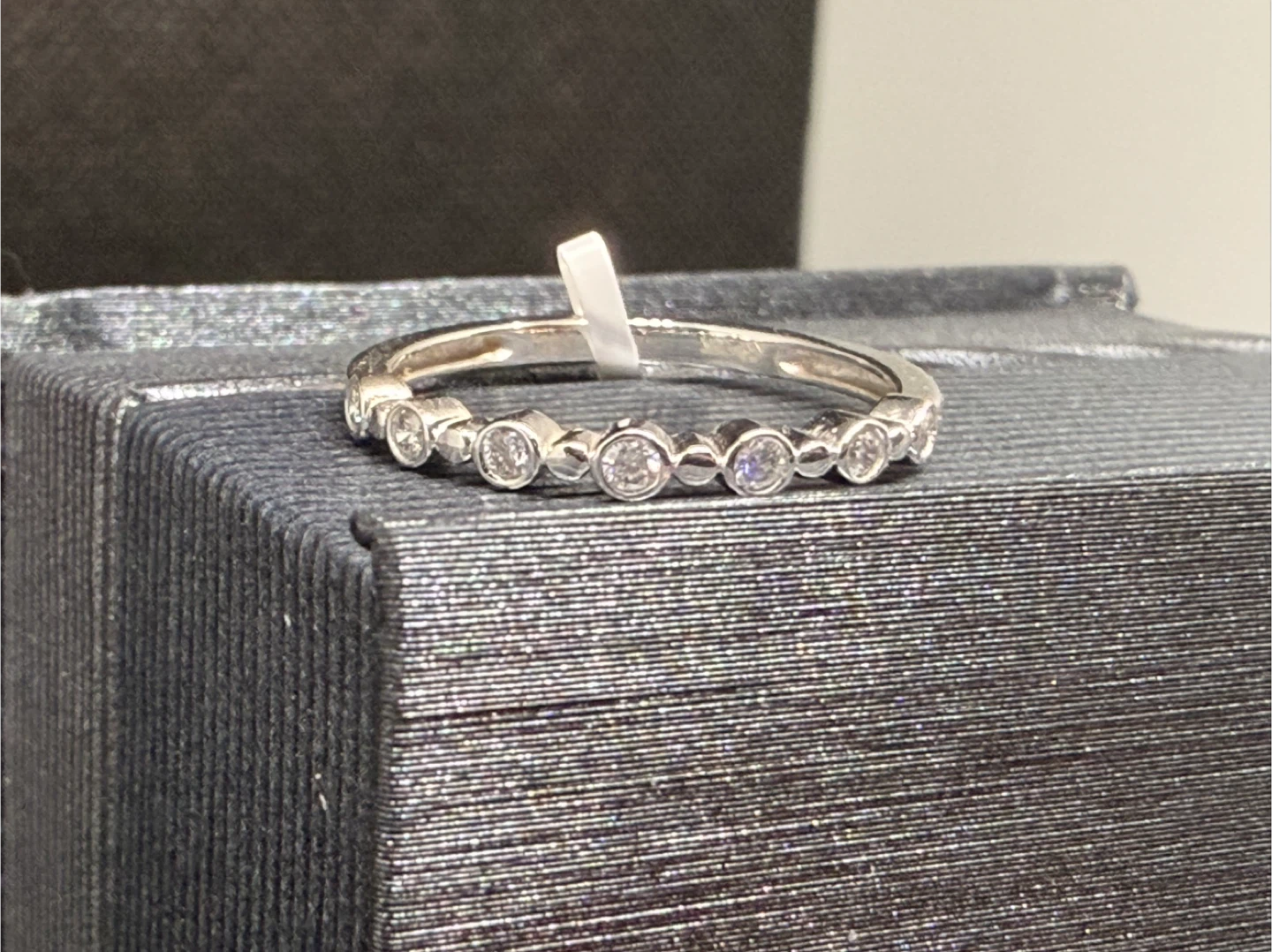 10K White Gold Diamond Ring size 6.5 - photo 2
