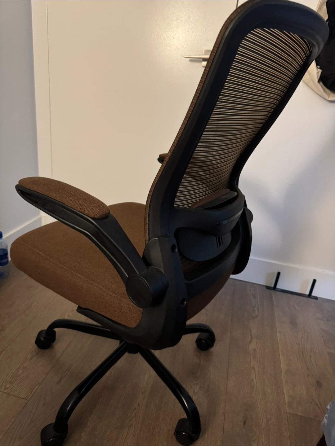 Brown Mesh Back Office Chair - photo 2