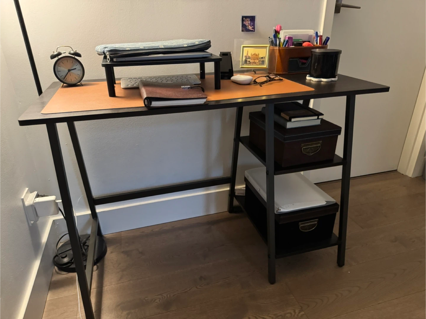 Desk with Shelves - photo 2