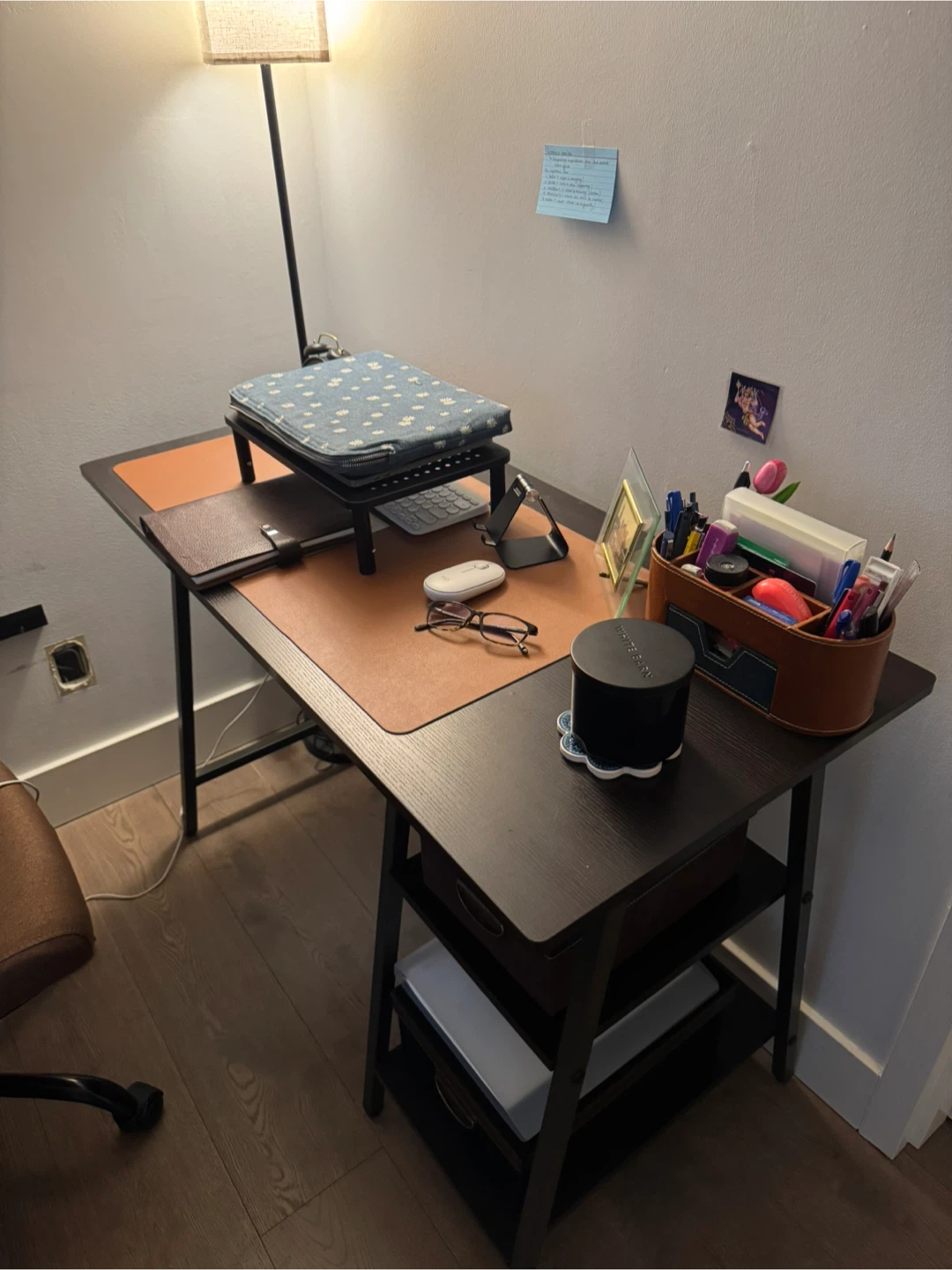 Desk with Shelves - photo 3