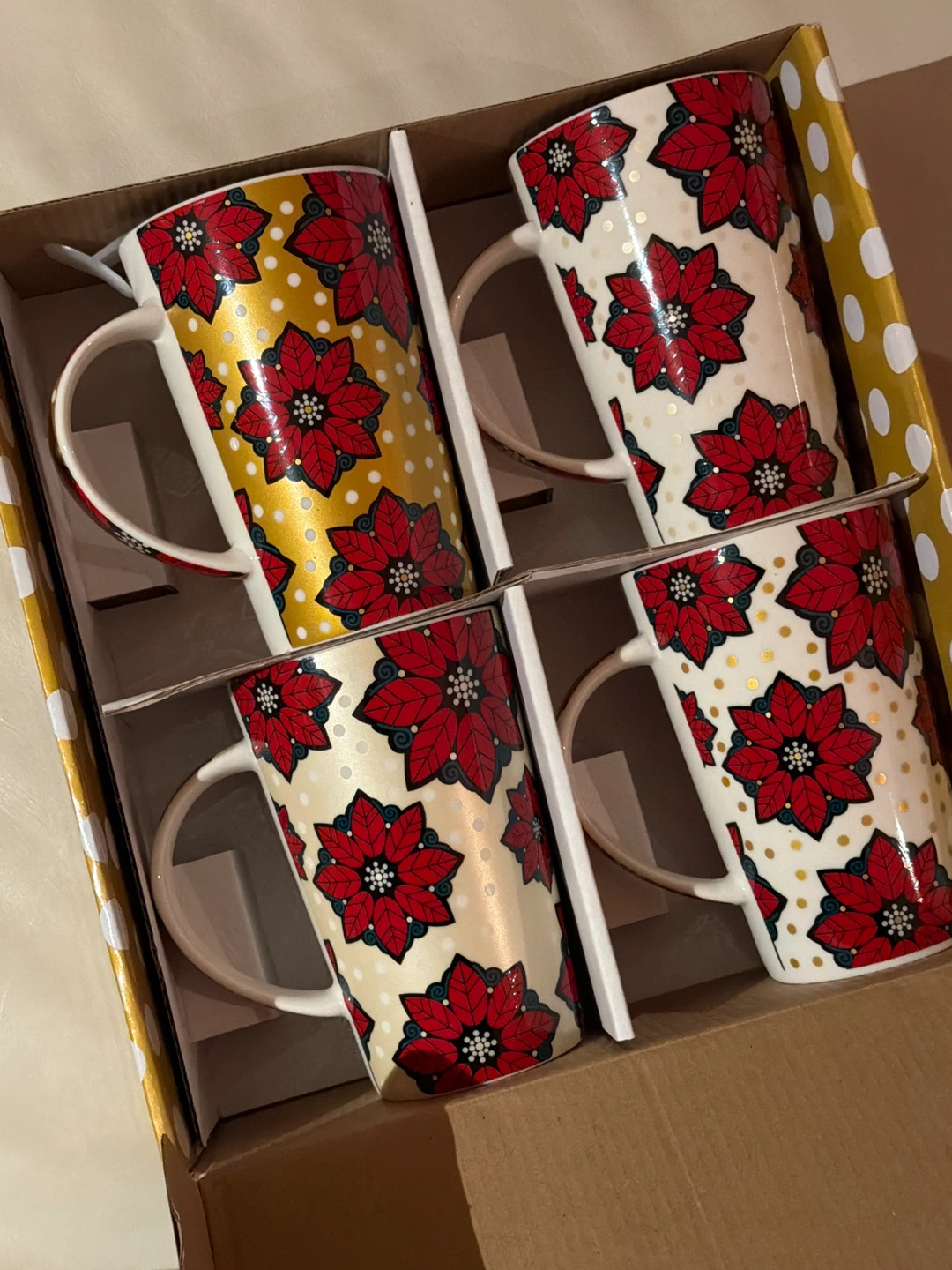 Maxwell Williams Poinsettia Set of 4 Mugs - photo 2