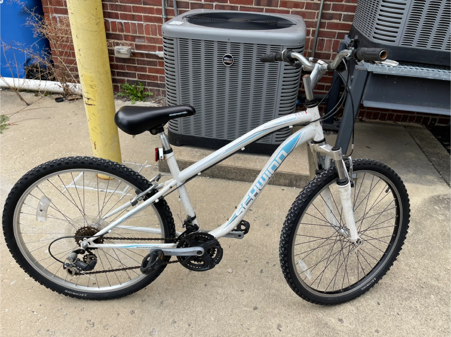 Schwinn Women's Mountain Bike - photo 2