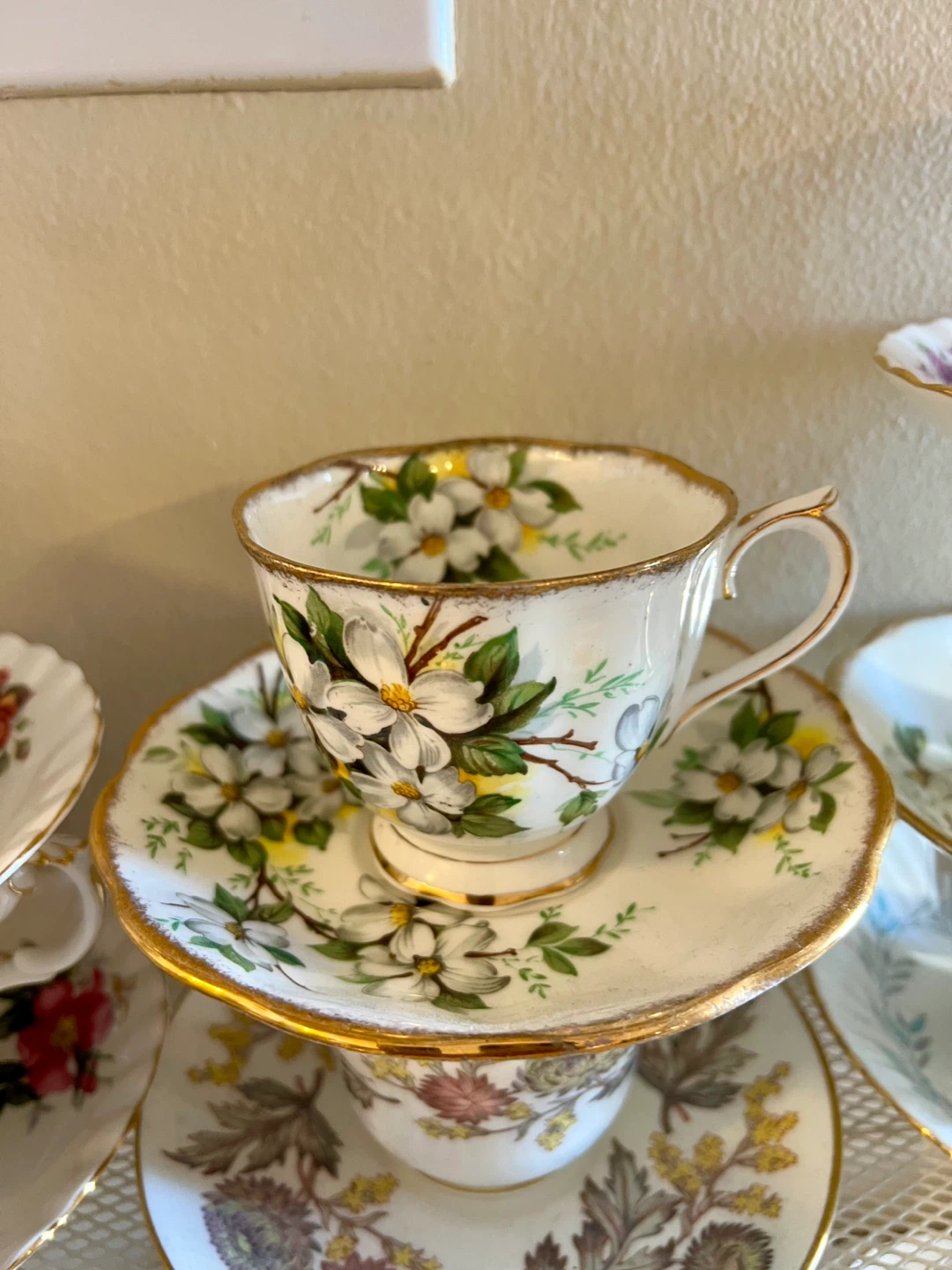 Vintage Royal Albert Teacup and Saucer Set - photo 2