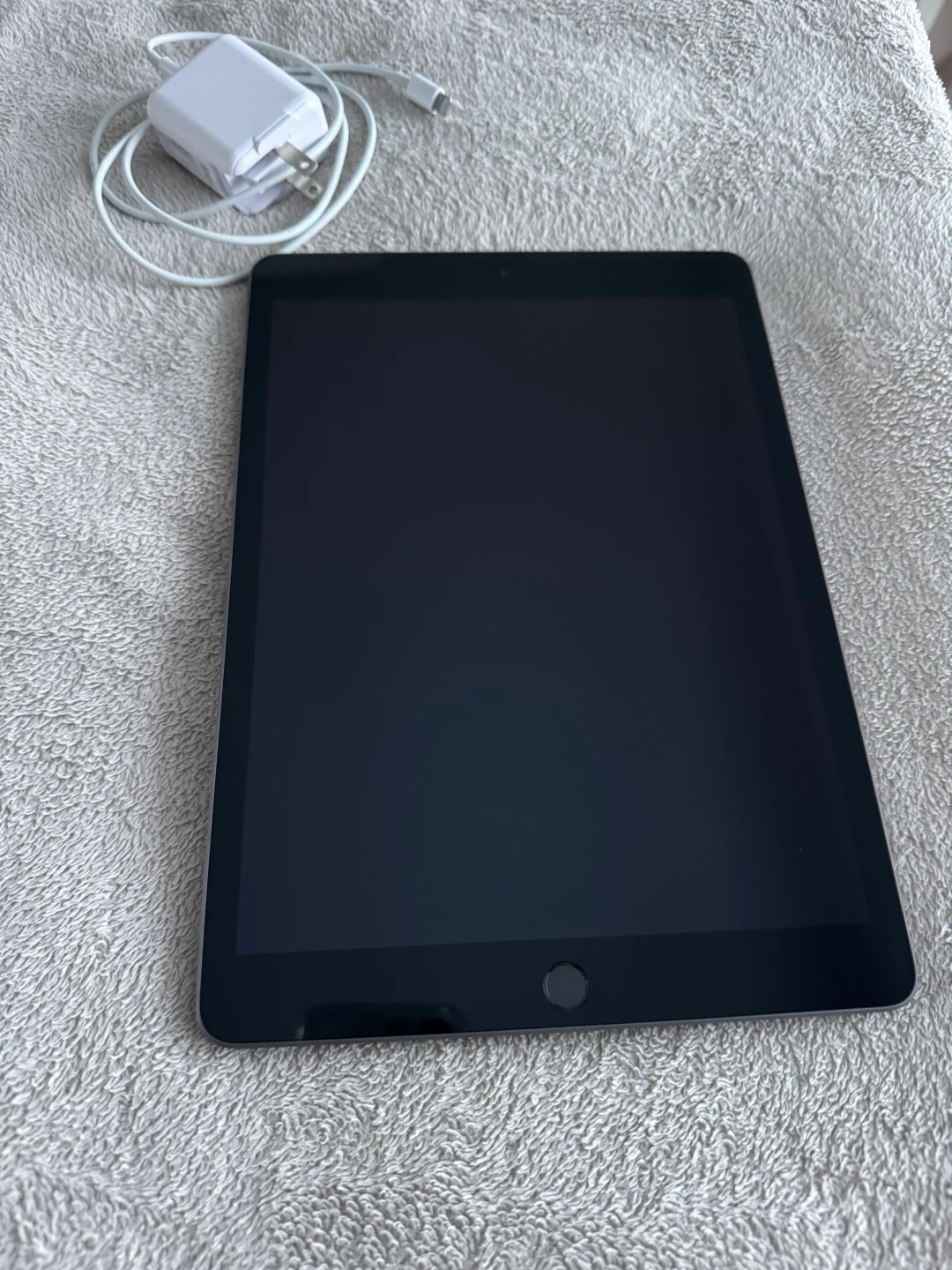 Apple iPad 9th Gen – 64GB – Wi-Fi - photo 3
