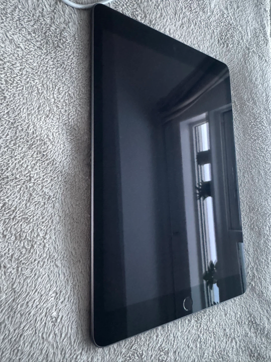 Apple iPad 9th Gen – 64GB – Wi-Fi - photo 4