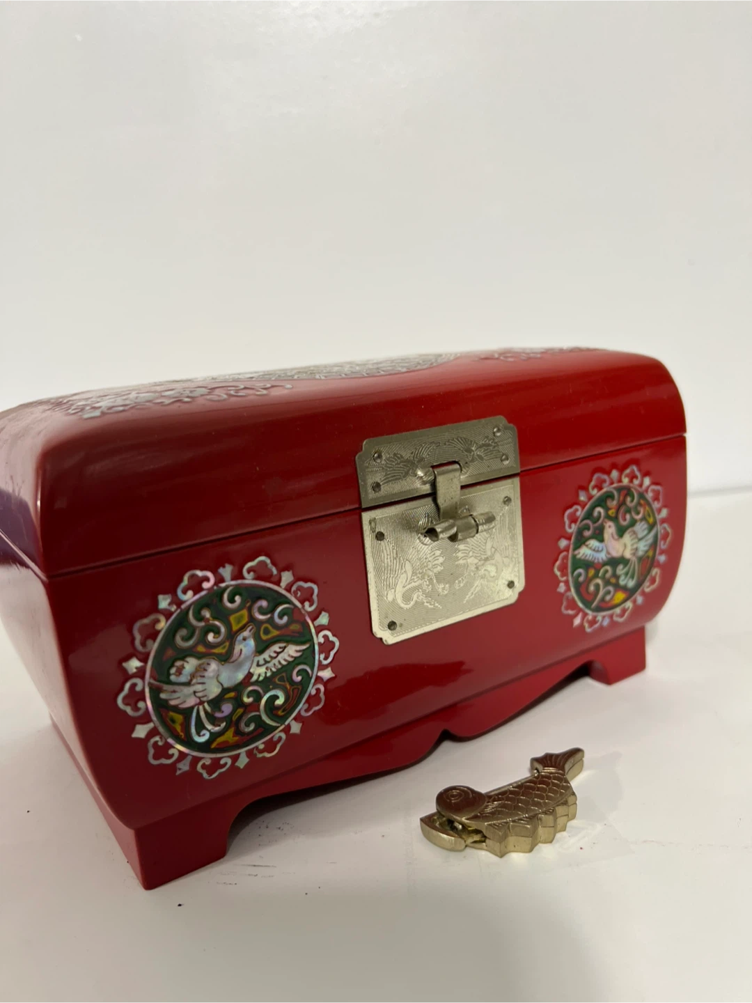 Korean Traditional Mother of Pearl Jewelry Box with Metal Clasp - photo 3