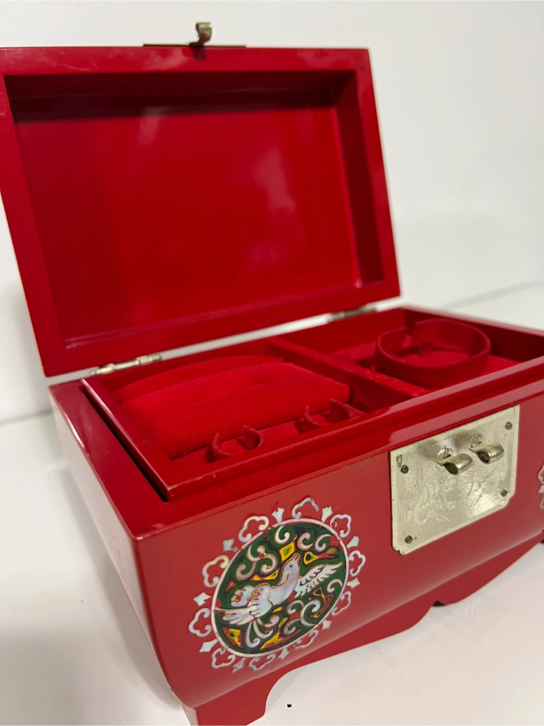 Korean Traditional Mother of Pearl Jewelry Box with Metal Clasp - photo 4