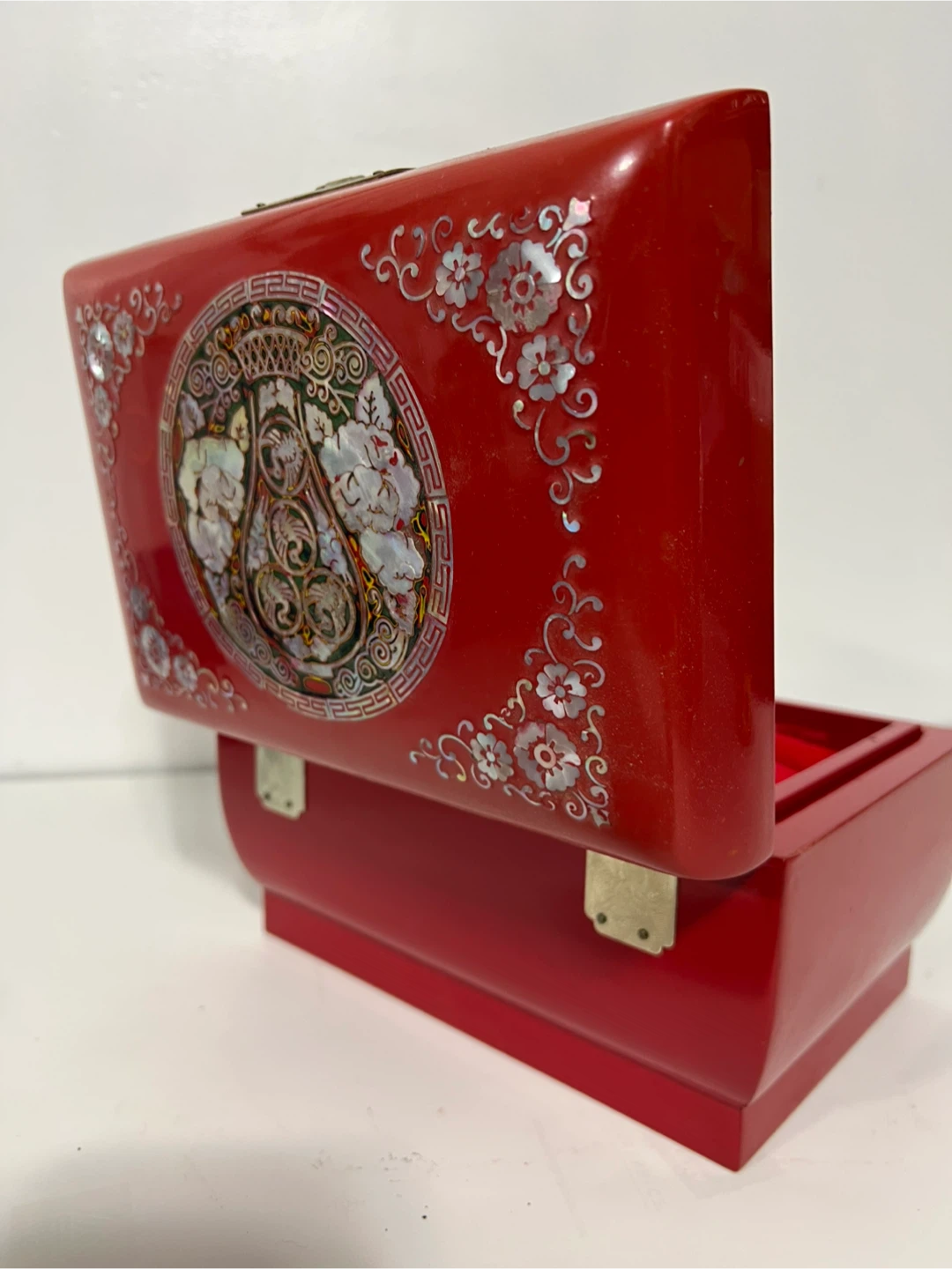 Korean Traditional Mother of Pearl Jewelry Box with Metal Clasp - photo 5