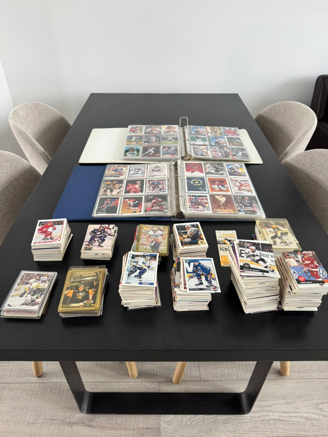 Box of 1990s Hockey Cards (Gretzky, Lemieux)