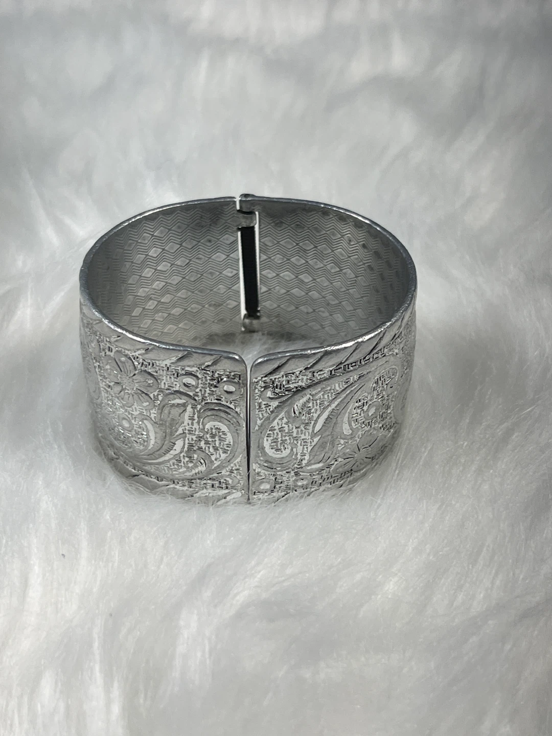 Vintage Silver Tone Engraved Cuff Bracelet - photo 4
