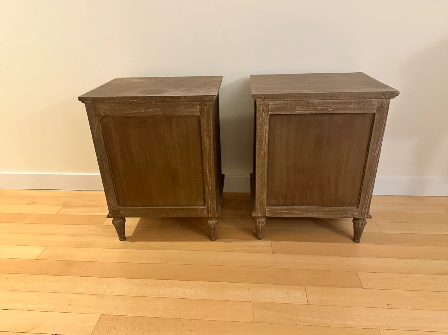 (Expires today) Set of 2 Solid Wood Nightstands - photo 5