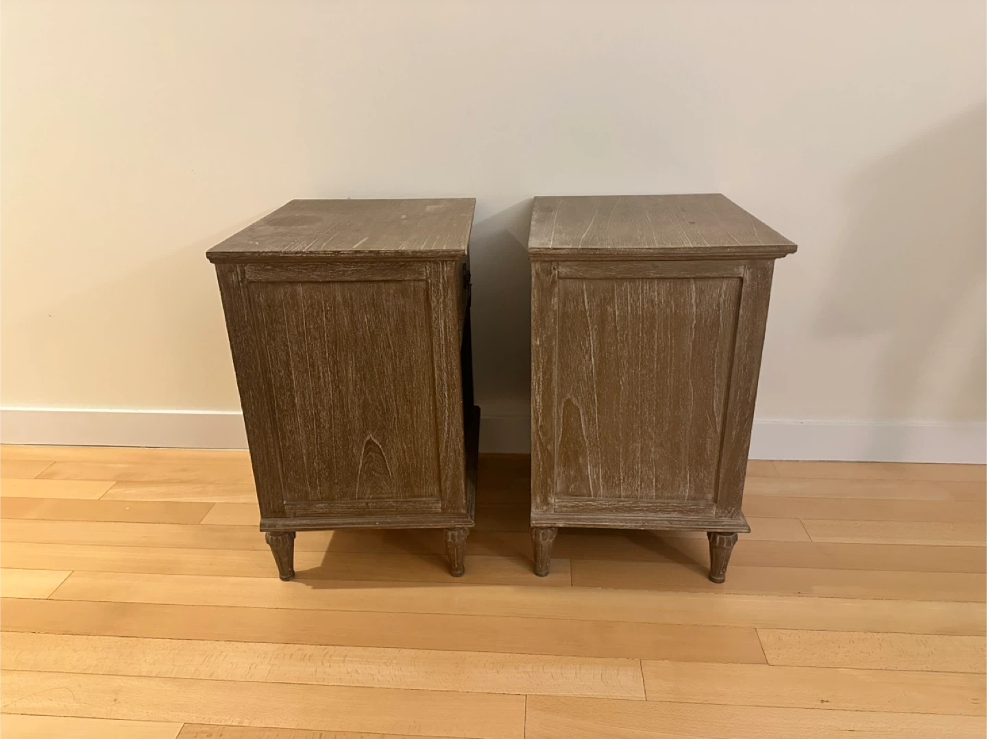 (Expires today) Set of 2 Solid Wood Nightstands - photo 3