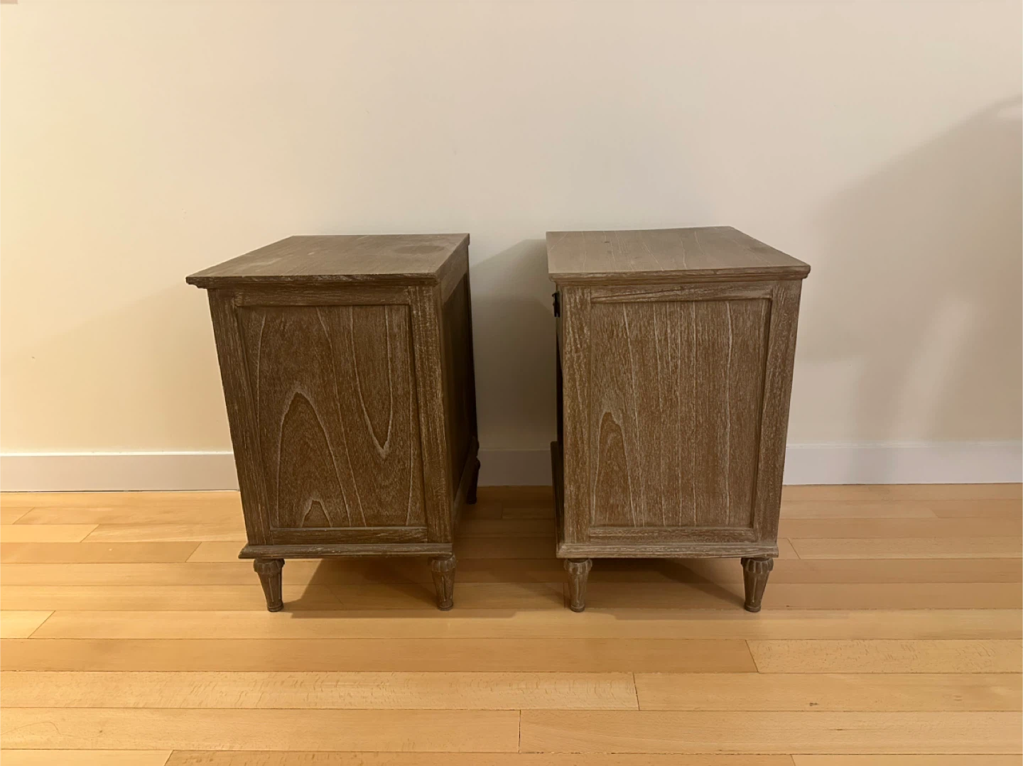 (Expires today) Set of 2 Solid Wood Nightstands - photo 4