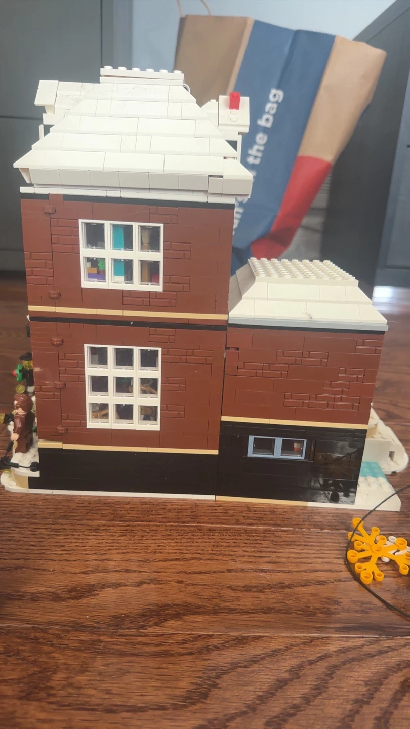 LEGO Home Alone The McCallister House Set - photo 2