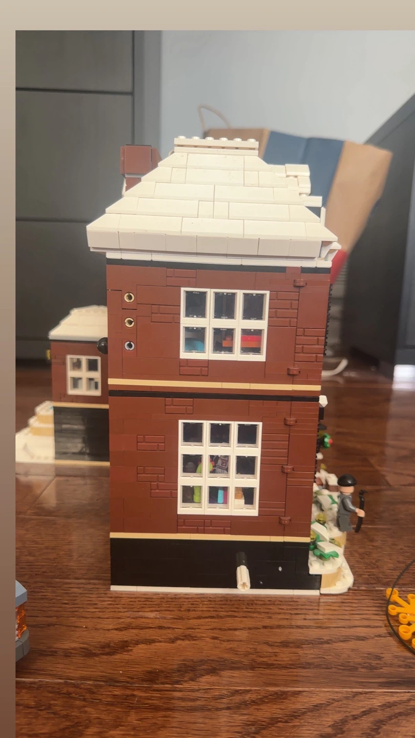 LEGO Home Alone The McCallister House Set - photo 5