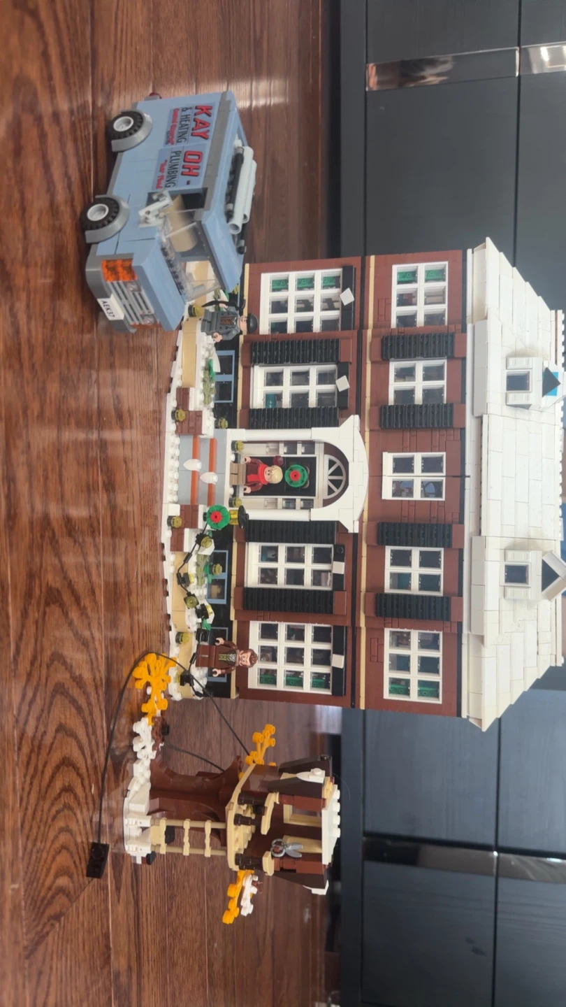 LEGO Home Alone The McCallister House Set