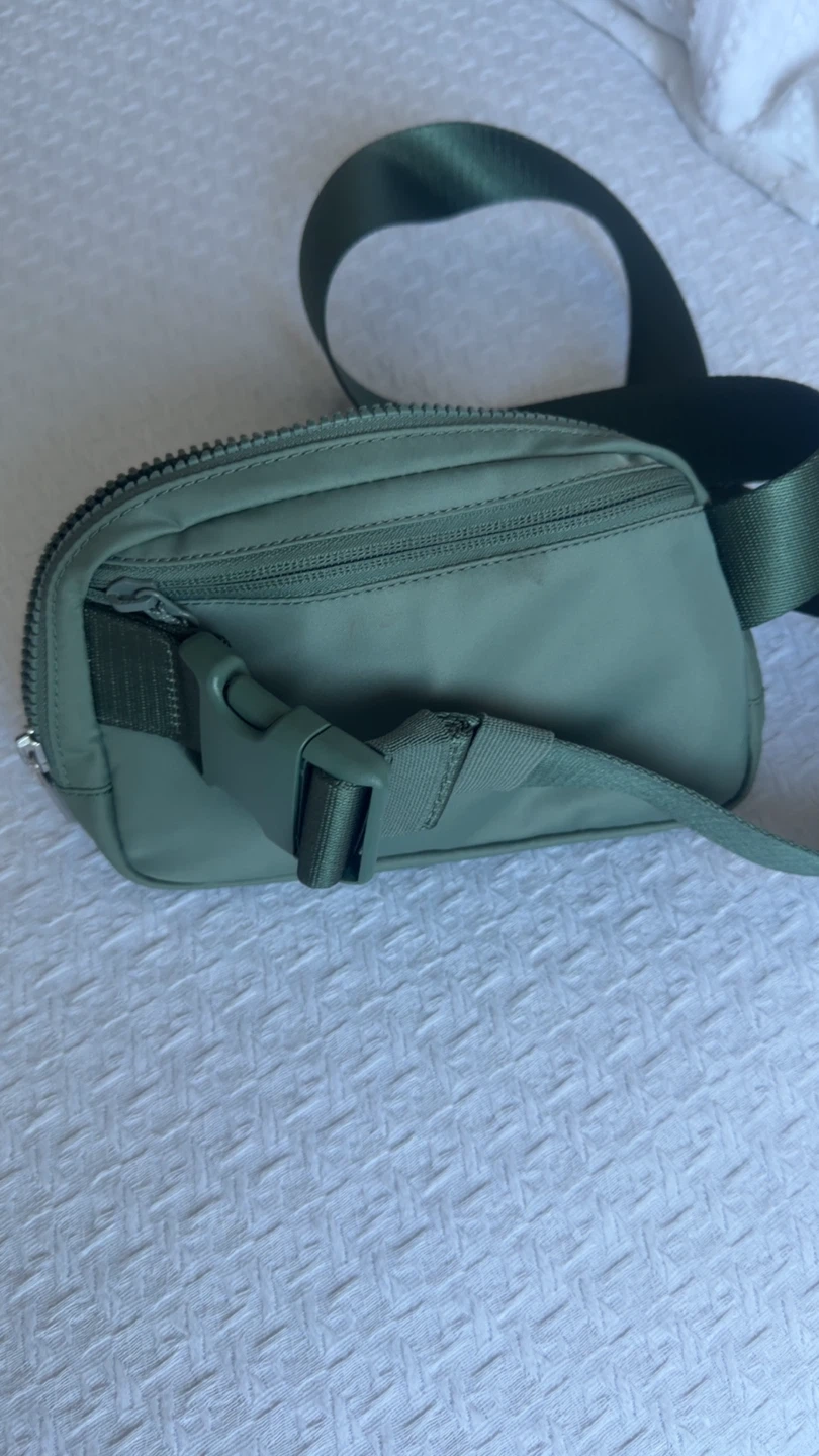 Lululemon Everywhere Belt Bag - Green - photo 3