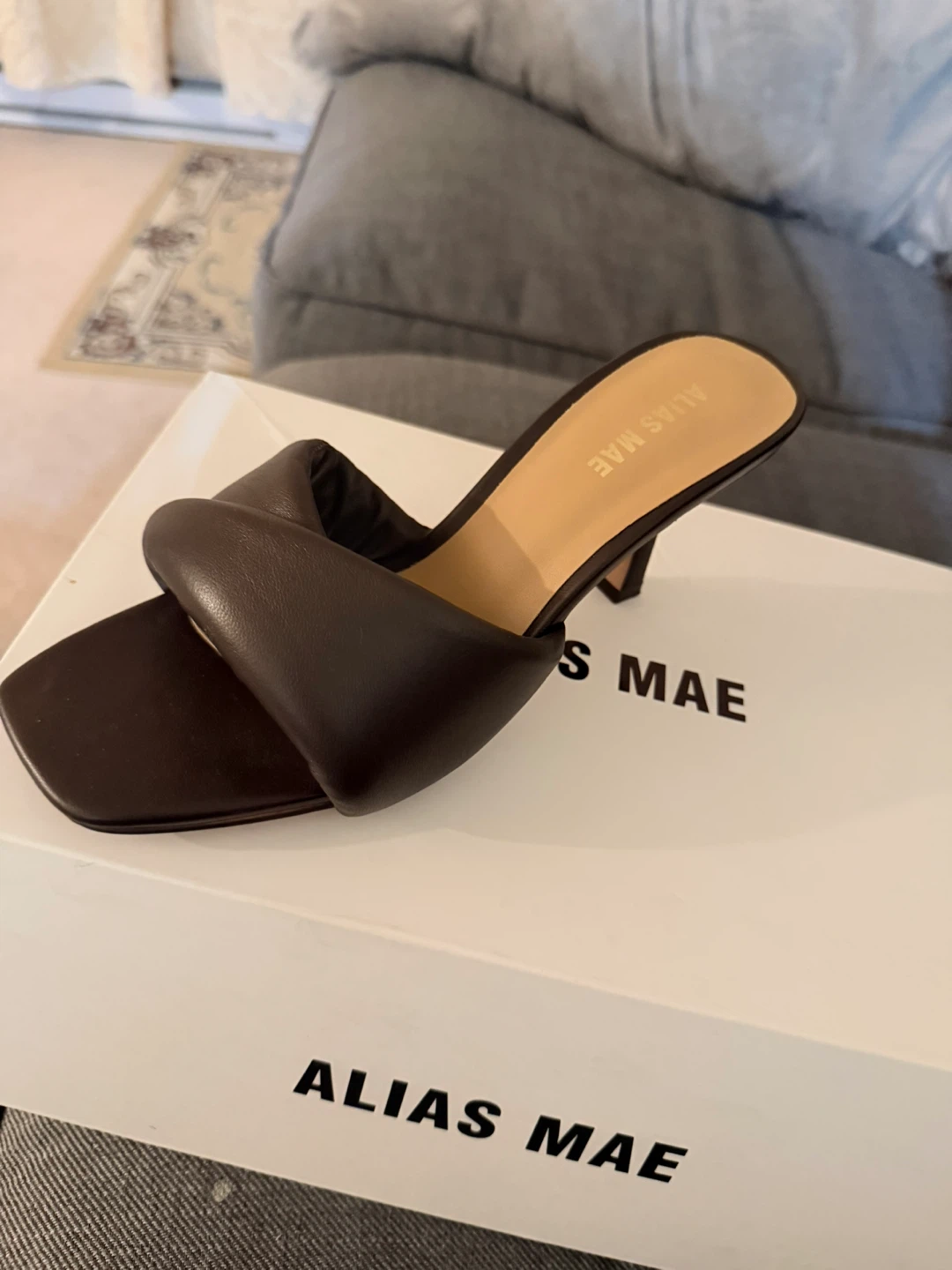Alias Mae sandals