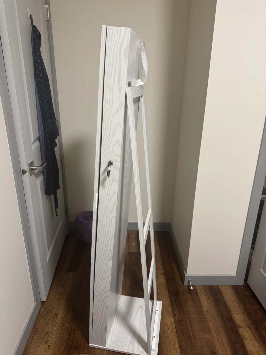 White Mirrored Jewellery Cabinet with Stand - photo 2