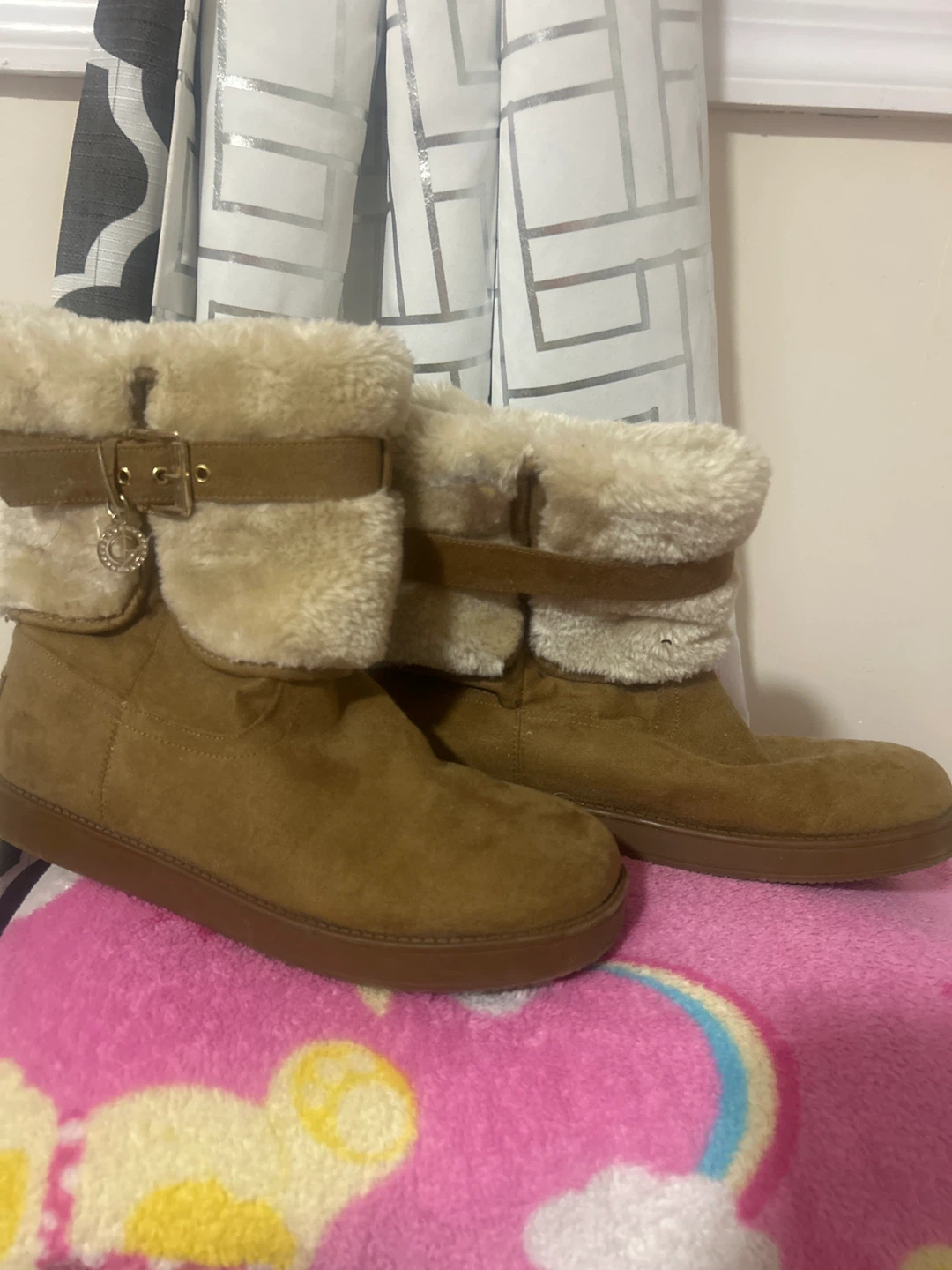 GUESS Women's Brown Suede Fur Lined Boots Size 9