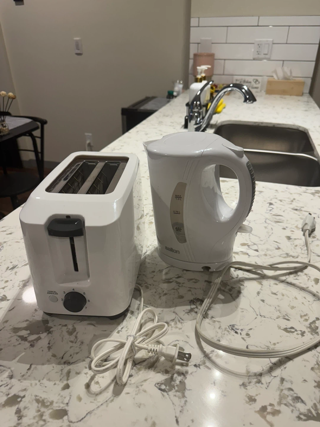 Salton White Electric Kettle and Toaster Set