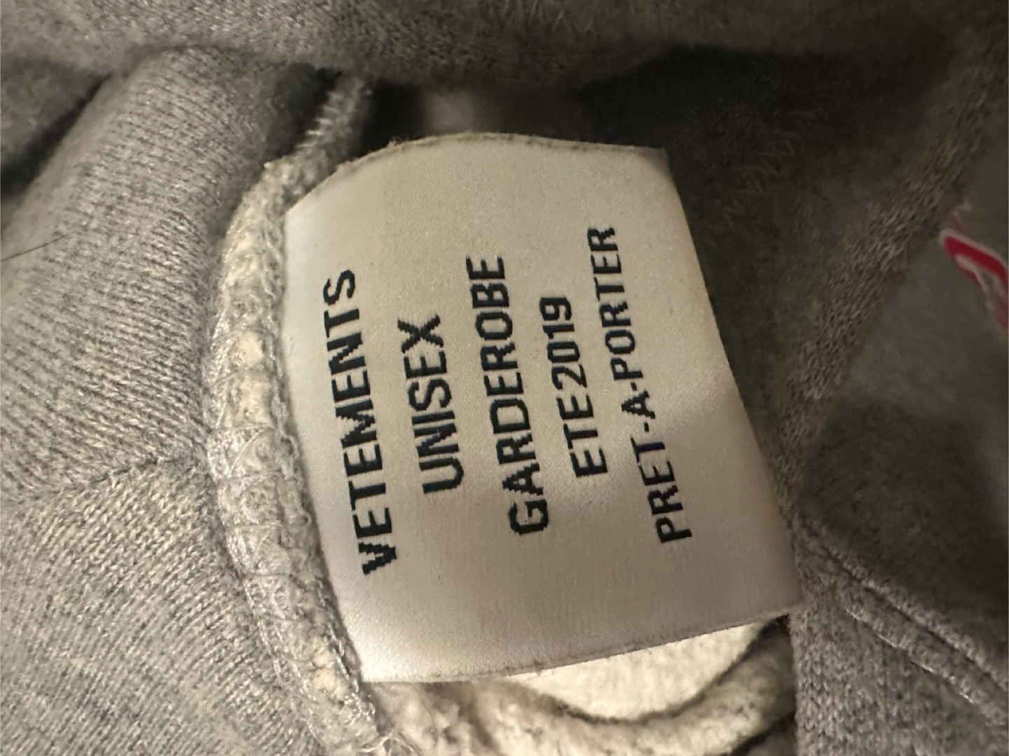 Vetements Hoodie SS19 - photo 3