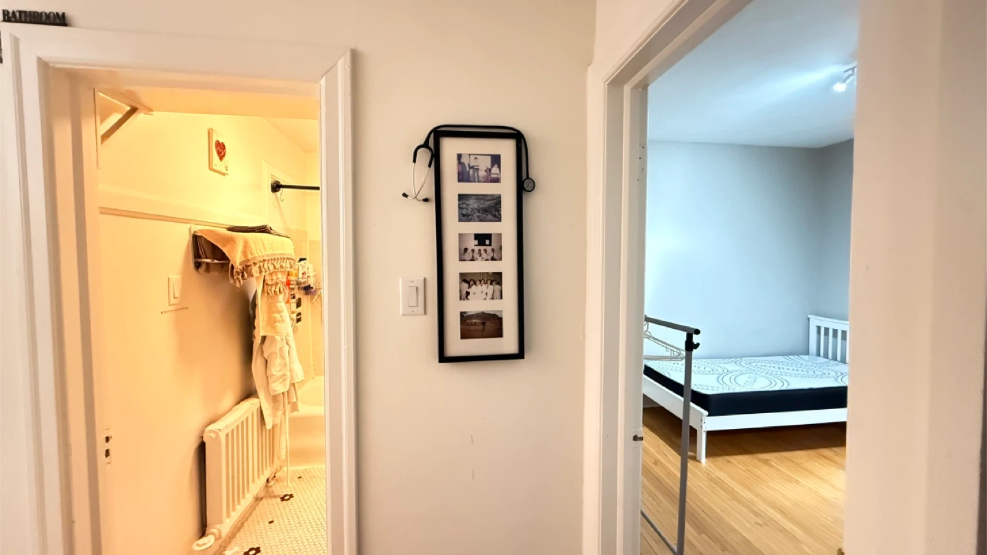 furnished room immediate occupancy all included + parking - photo 3