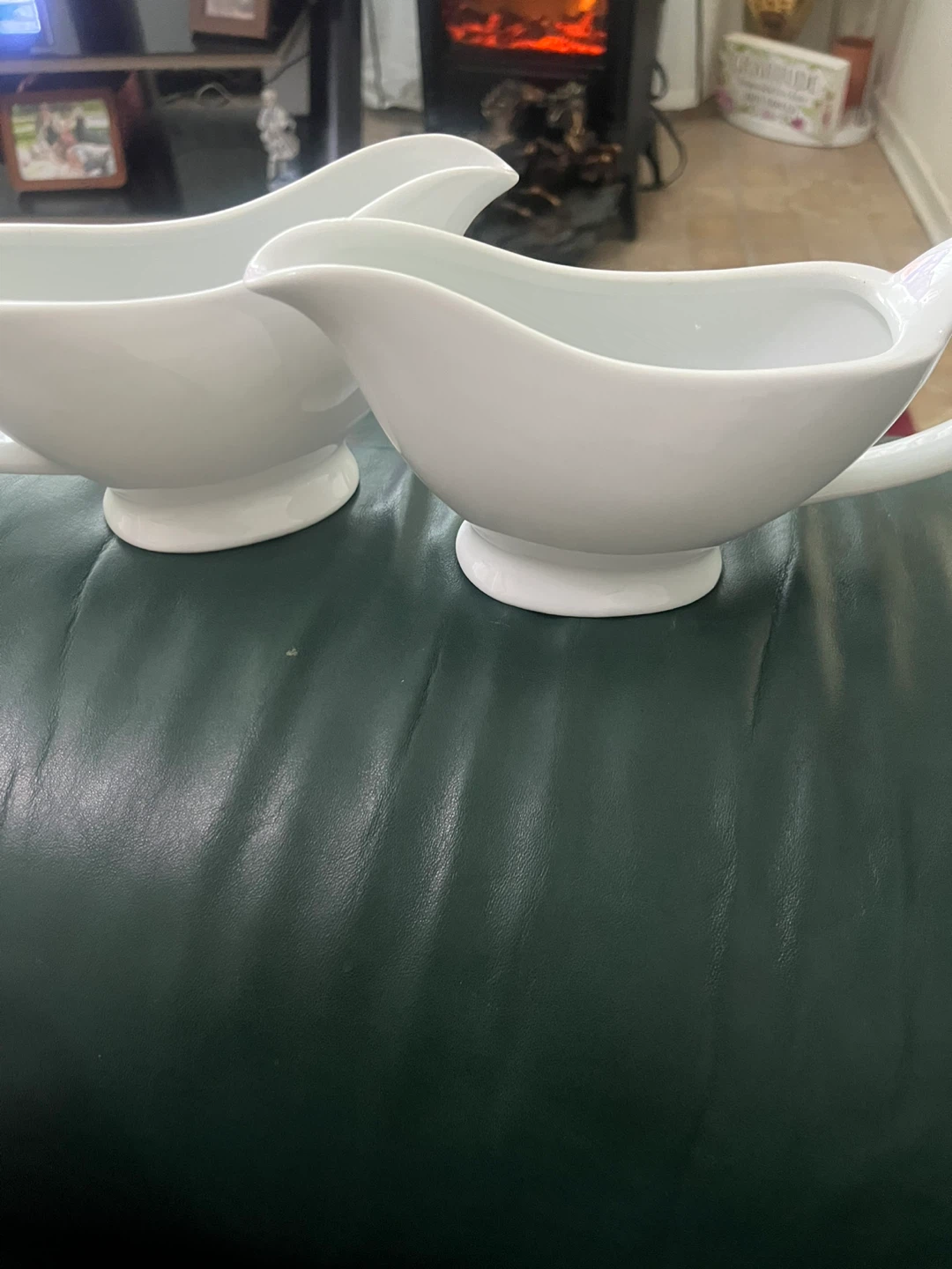 White Porcelain Gravy Boats - photo 2