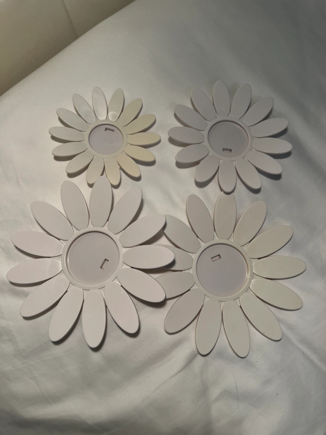 Set of 4 White Daisy Photo Frames - photo 2