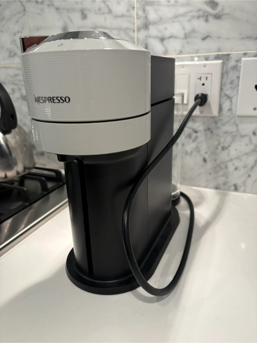 Breville Nespresso Vertuo Next Coffee Maker - Light Grey - photo 2