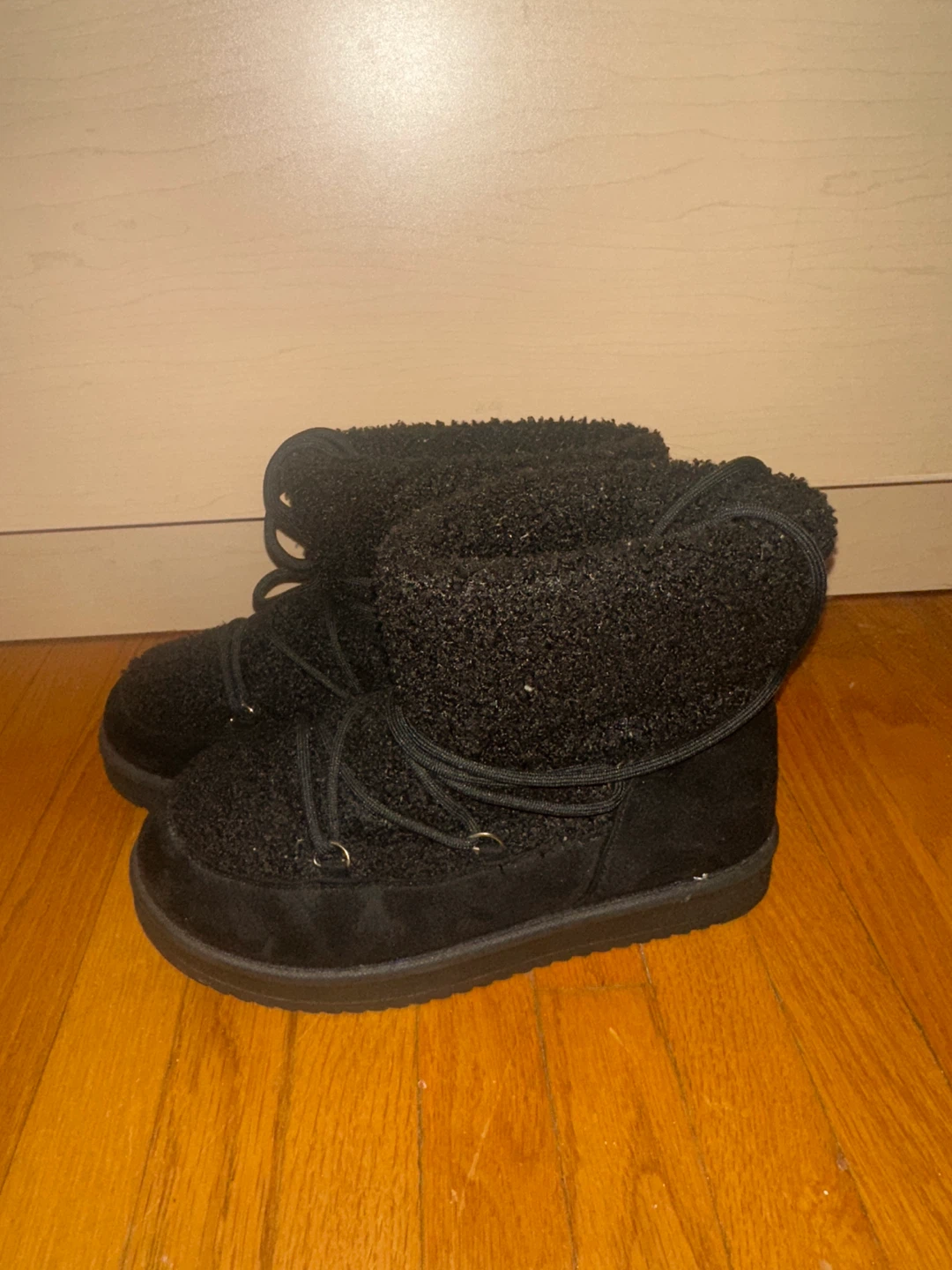 Black Fuzzy Winter Boots