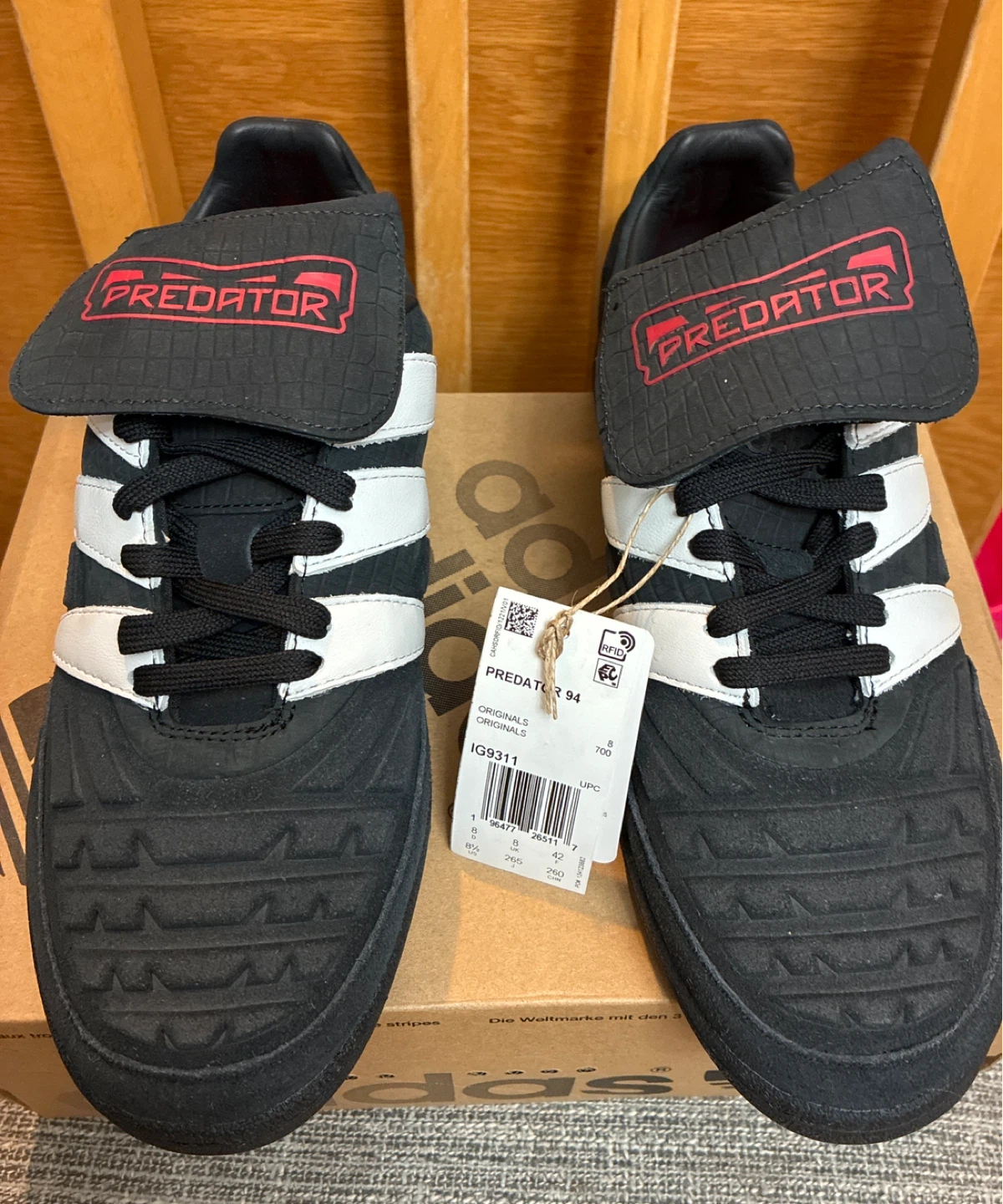 New in box Adidas 94 Predator Football/Soccer Cleats 8.5