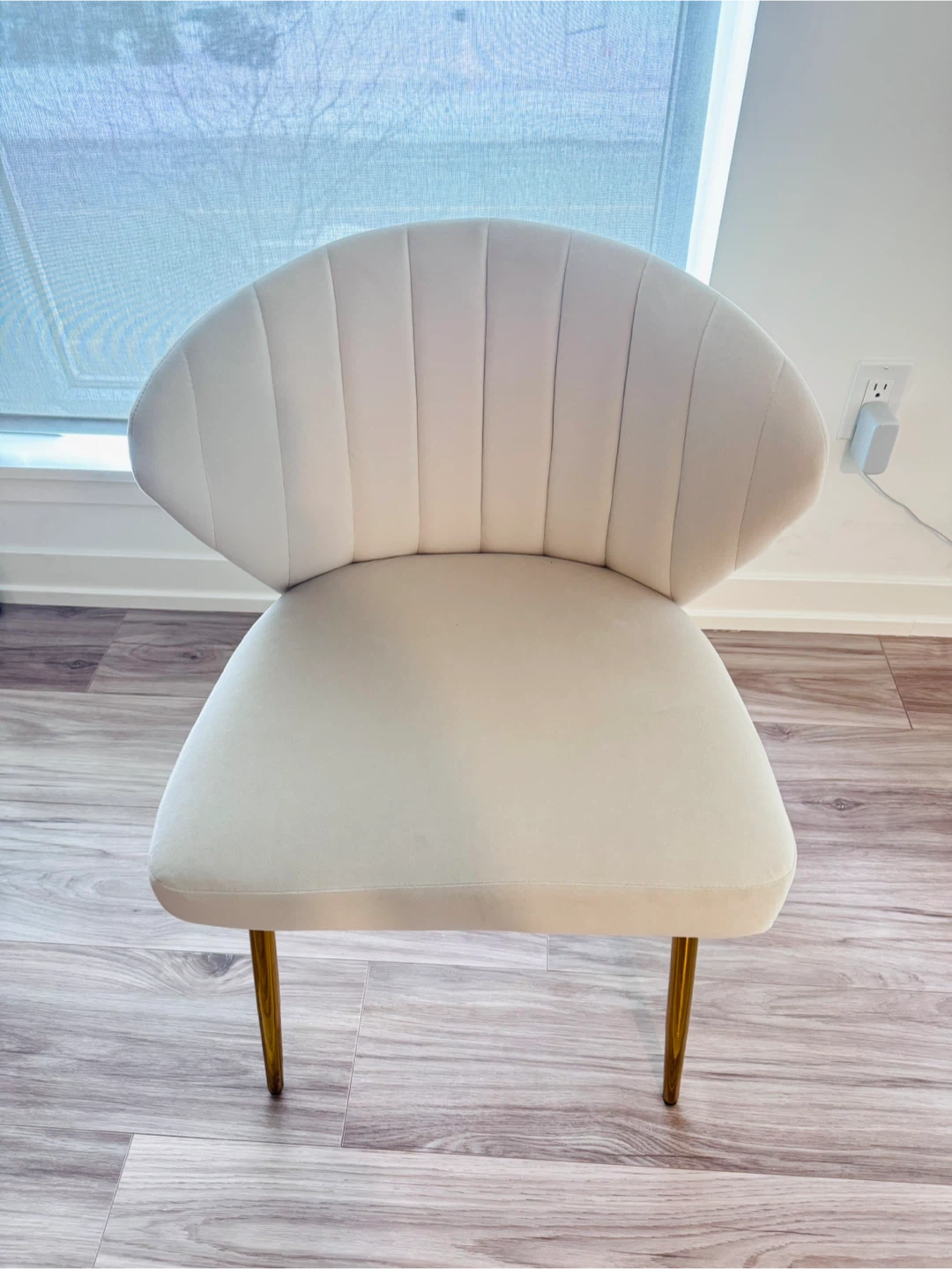 Euclid 29"H Modern Velvet Accent Chair with Tufted Back. - photo 4
